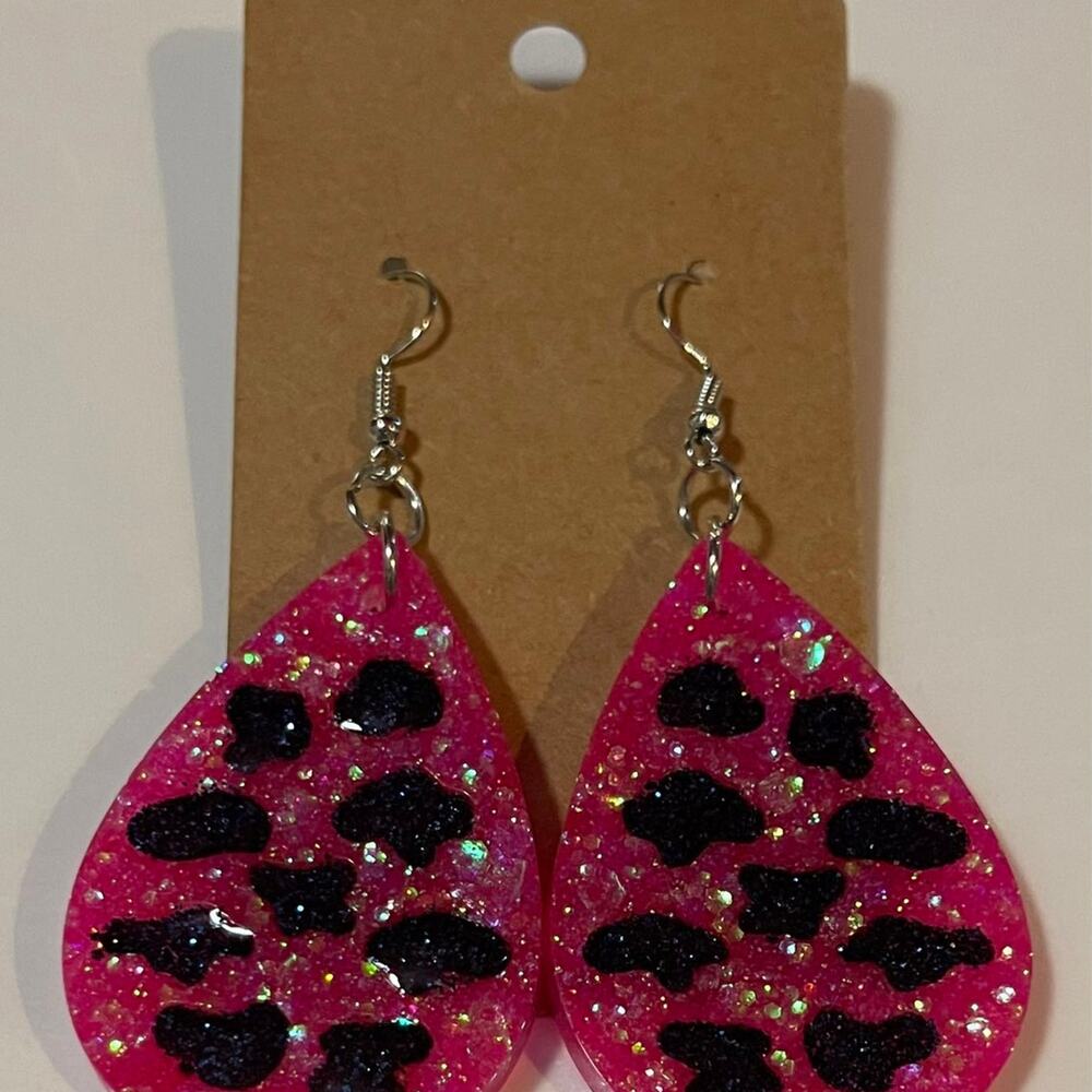 Handmade epoxy‎ resin teardrop earrings - hot pink glitter w/ navy cowprint